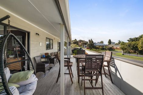 Photo of property in 11 Pohutukawa Drive, Athenree, Katikati, 3177