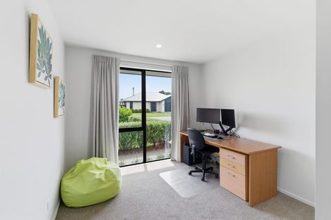 Photo of property in 2 Hepburn Place, Rolleston, 7614