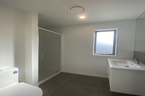 Photo of property in 1 Ara Paiwhenua, Tawa, Wellington, 5028