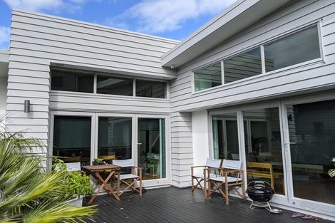 Photo of property in 12 Harrowglen Drive, Northcross, Auckland, 0632