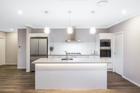 Photo of property in 65 Queen Charlotte Drive, Aotea, Porirua, 5024