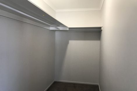 Photo of property in 16 Andover Way, Goodwood Heights, Auckland, 2105