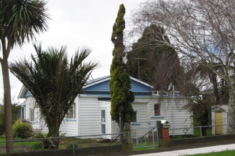 Photo of property in 6 Broadway, Waitara, 4320