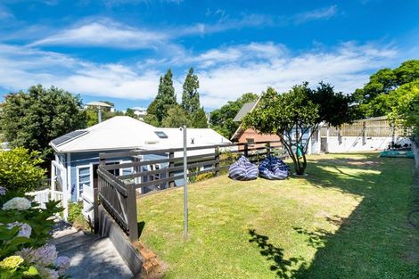 Photo of property in 8 Burns Road, Hospital Hill, Napier, 4110