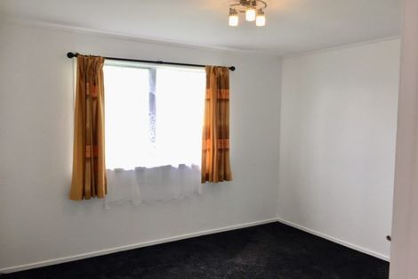Photo of property in 10 Hamblyn Place, Ranui, Auckland, 0612