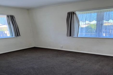 Photo of property in 68 Sutton Crescent, Papakura, 2110