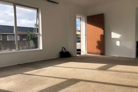 Photo of property in 1/10 Ballater Place, Highland Park, Auckland, 2010