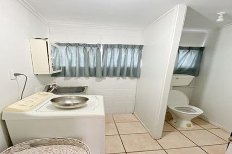 Photo of property in 12 Thomas Avenue, Te Atatu Peninsula, Auckland, 0610