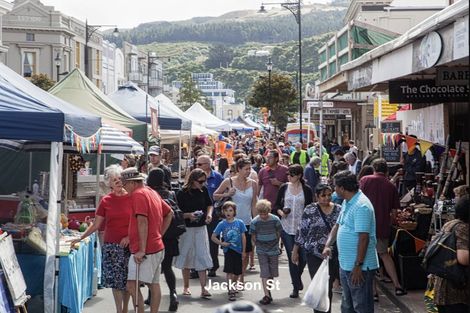 Photo of property in 7a Korokoro Road, Korokoro, Lower Hutt, 5012