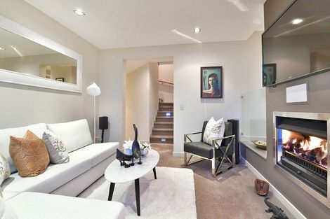 Photo of property in 83 William Bayes Place, Red Beach, 0932