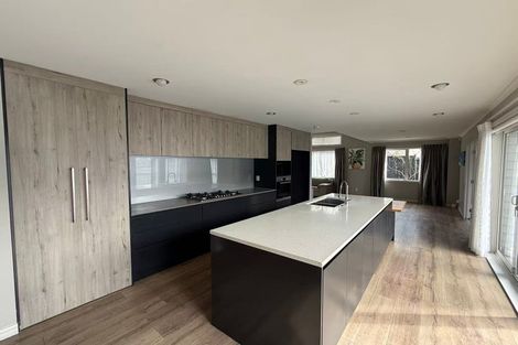 Photo of property in 6b Marina View Drive, West Harbour, Auckland, 0618