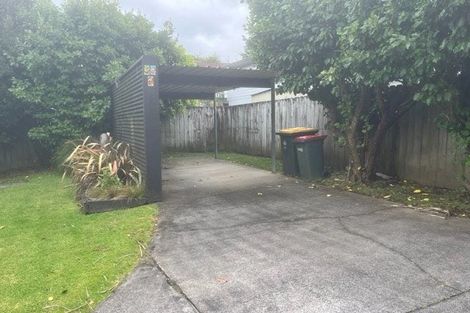 Photo of property in 2/34 Sandgate Avenue, Botany Downs, Auckland, 2010