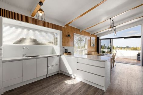 Photo of property in 1 Morrow Avenue, St Andrews, Hamilton, 3200