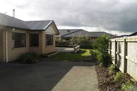 Photo of property in 35 Greig Place, Pukekohe, 2120