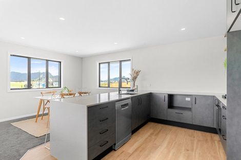 Photo of property in 59 Te Taniwha Road, One Tree Point, 0118