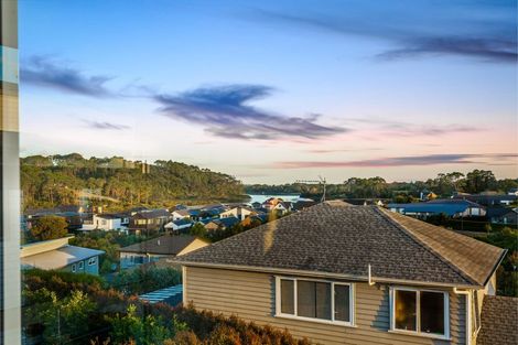 Photo of property in 2 Tauwaka Crescent, Riverhead, 0820