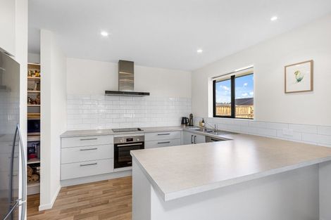 Photo of property in 194 Faringdon Boulevard, Rolleston, 7615