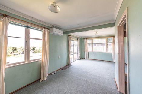 Photo of property in 128 Karaka Street, Castlecliff, Whanganui, 4501