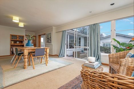 Photo of property in 35 Lincoln Terrace, Hokowhitu, Palmerston North, 4410