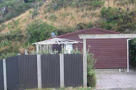 Photo of property in 150 Severn Street, Island Bay, Wellington, 6023