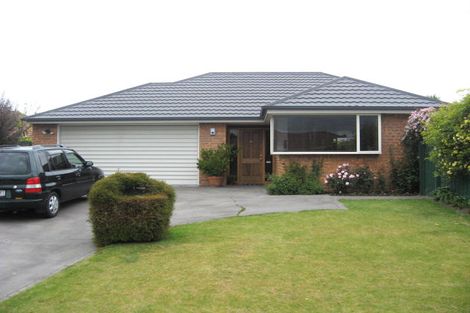 Photo of property in 4 Thornwood Place, Redwood, Christchurch, 8051