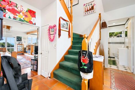 Photo of property in 12 Edwin Mitchelson Road, Muriwai, Waimauku, 0881