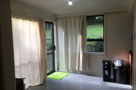 Photo of property in 81 Monorgan Road, Strathmore Park, Wellington, 6022