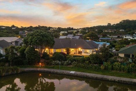 Photo of property in 6 Mariners Way, Whitby, Porirua, 5024