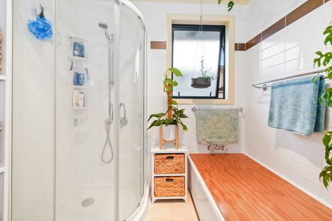 Photo of property in 37 Pulham Crescent, Queenwood, Hamilton, 3210