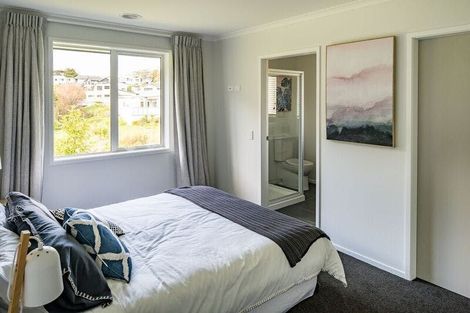 Photo of property in 5 Tradewinds Drive, Whitby, Porirua, 5024