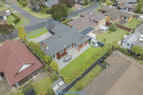 Photo of property in 5 Parramatta Place, Botany Downs, Auckland, 2010