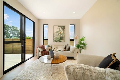 Photo of property in 8b Mason Street, New Lynn, Auckland, 0600