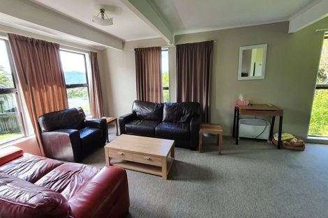 Photo of property in 34 Pekanga Road, Normandale, Lower Hutt, 5010