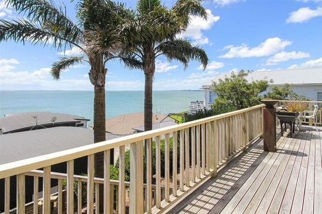 Photo of property in 28 Crispe Road, Clarks Beach, 2122