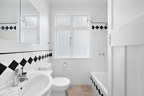 Photo of property in 6 Kowhai Street, Eastbourne, Lower Hutt, 5013