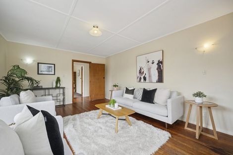 Photo of property in 83 Taylor Terrace, Tawa, Wellington, 5028