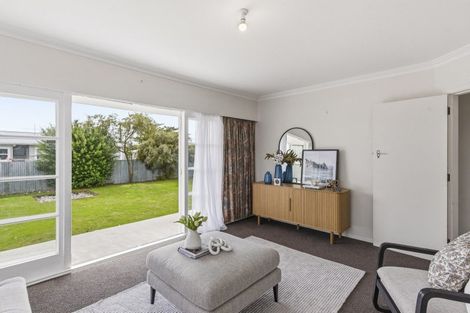 Photo of property in 3 Selwyn Street, Levin, 5510