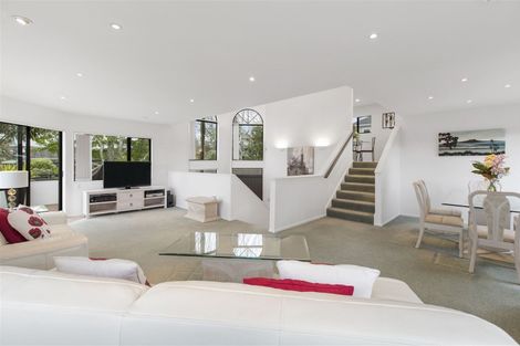 Photo of property in 2/40 Carlisle Road, Browns Bay, Auckland, 0630