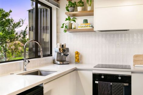 Photo of property in 2/30 Seymour Road, Sunnyvale, Auckland, 0612