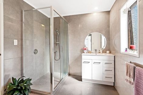 Photo of property in 1/12 Elmira Place, Browns Bay, Auckland, 0630