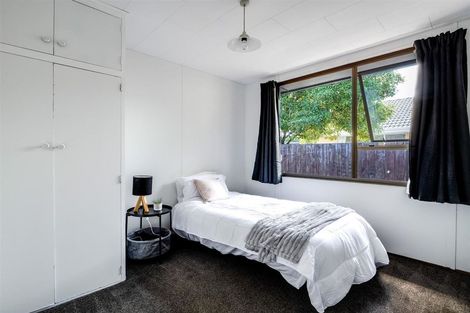 Photo of property in 8a Queenspark Drive, Parklands, Christchurch, 8083