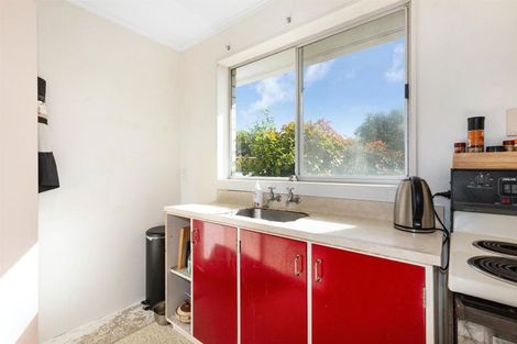 Photo of property in 96a Wainuiomata Road, Wainuiomata, Lower Hutt, 5014