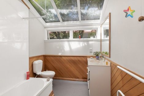 Photo of property in 22 Miro Street, Eastbourne, Lower Hutt, 5013