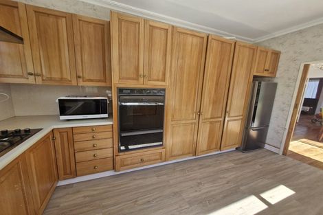 Photo of property in 13 Waikare Street, Karori, Wellington, 6012