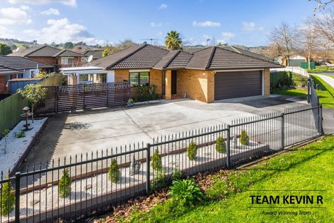 Photo of property in 12 Carisbrook Crescent, Papakura, 2110