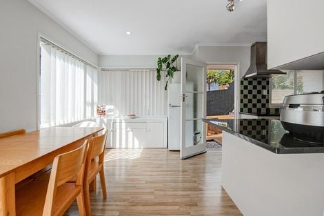 Photo of property in 9 Bryers Place, Bayview, Auckland, 0629