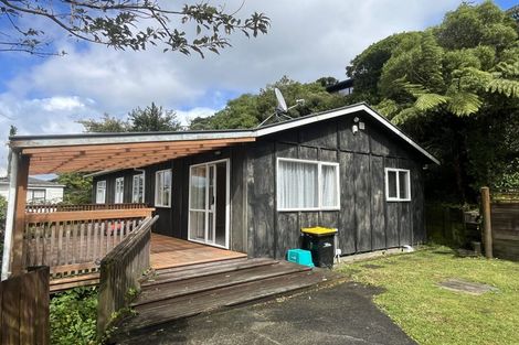 Photo of property in 64a Salford Street, Newlands, Wellington, 6037