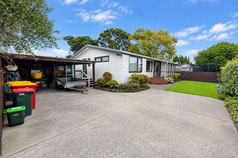 Photo of property in 25a The Esplanade, Eastern Beach, Auckland, 2012