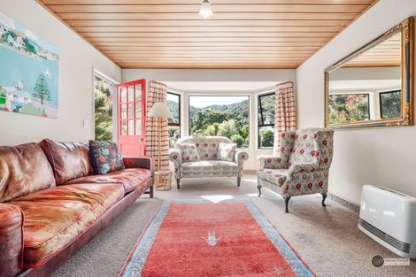 Photo of property in 2 Lady Bell Grove, Lowry Bay, Lower Hutt, 5013