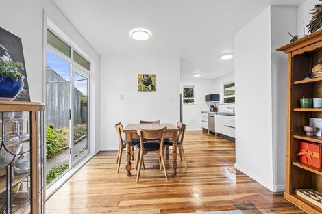 Photo of property in 64 Omata Road, Marfell, New Plymouth, 4310